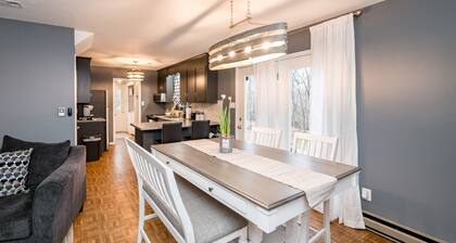 Family Compound with Multiple Buildings on 15 acres