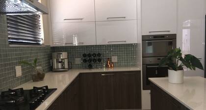 Oranimus Luxury House