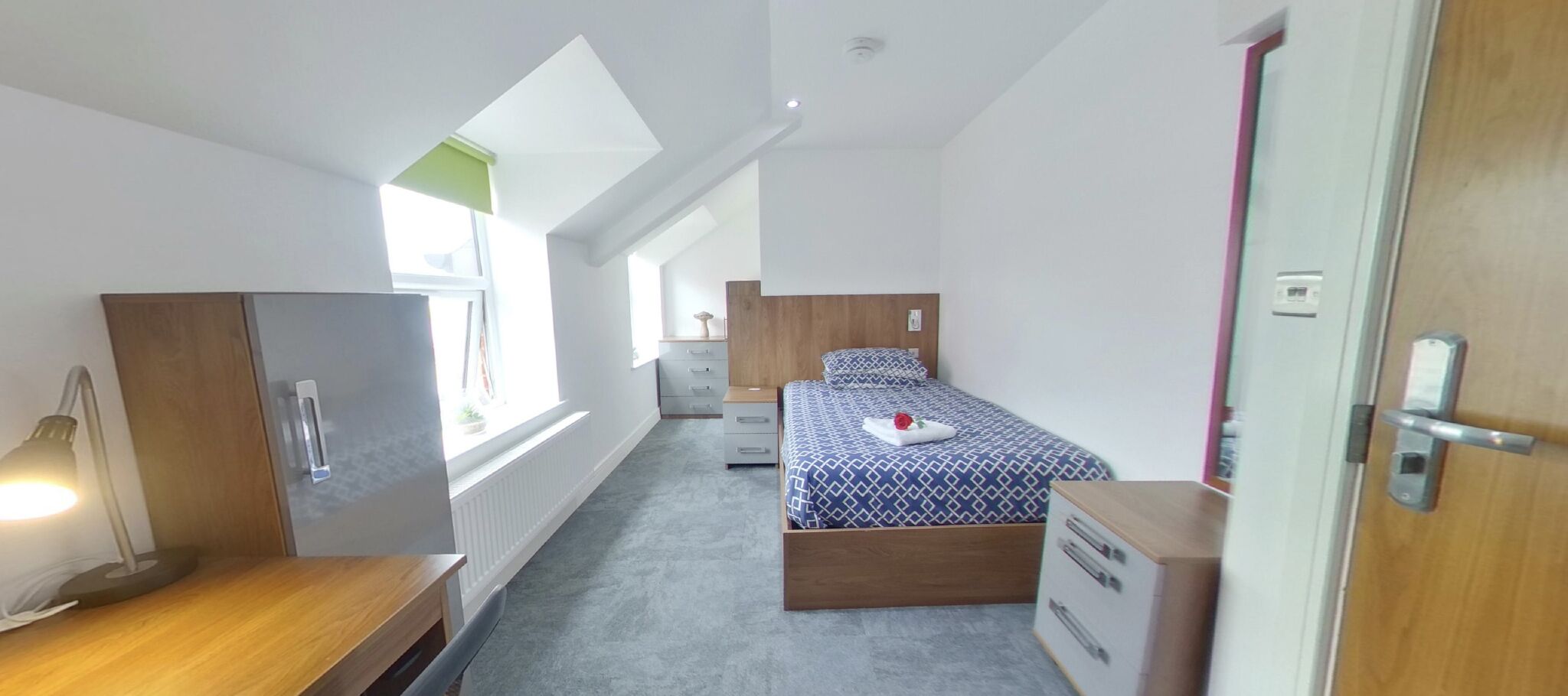 1 dormitorio, escritorio, tabla de planchar con plancha y wifi gratis