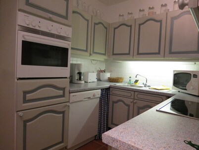 Three-room apartment with 2 bathrooms for up to 8 people.