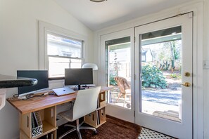 Interior - Artfully designed bungalow (Decatur)