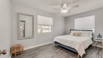 3 chambres, fer et planche à repasser, Wi-Fi, literie fournie