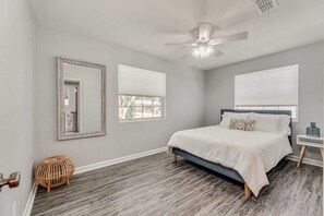 3 makuuhuonetta, silitysrauta/-lauta, Wi-Fi, vuodevaatteet