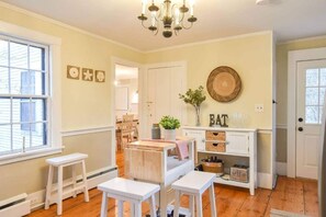 Interior - Beautifully decorated Brewster Home (Brewster)