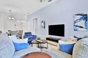 Smart TV, table football - Anna's Cabana Windsor Hills - 5 minute walk to the waterpark (Kissimmee)