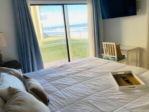1 bedroom, free WiFi, bed sheets - Coastal Waters Retreat 115 - a 1st floor beautiful remodeled ocean view condo oh (New Smyrna Beach)
