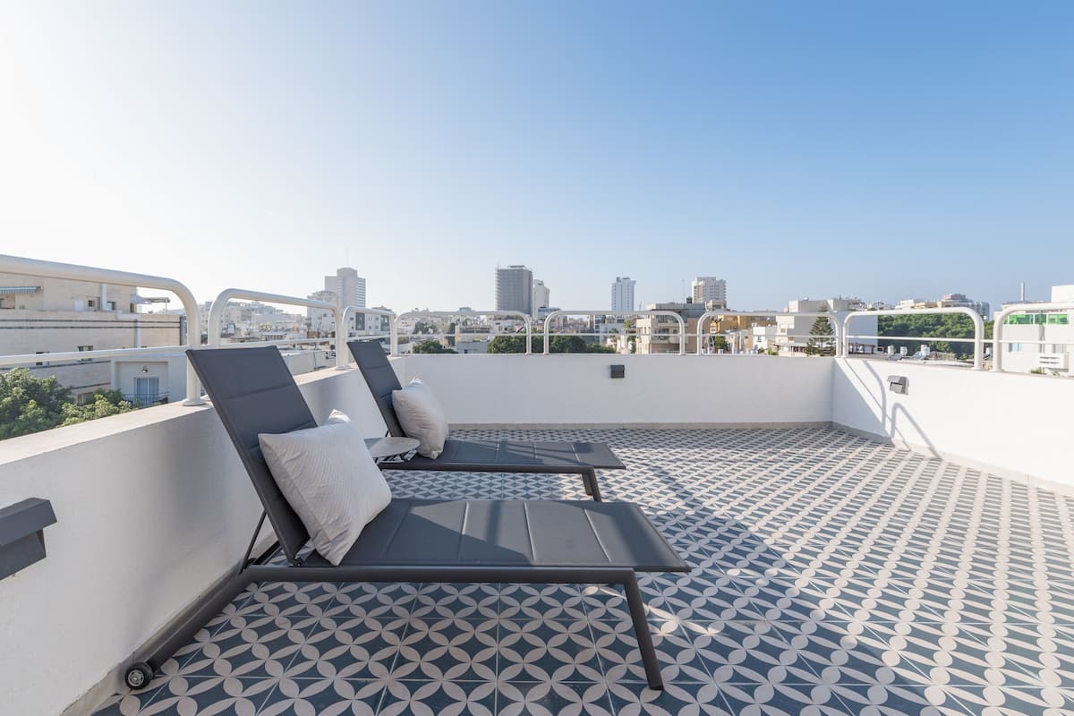 Premium Penthouse | Safe på rommet, blendingsgardiner og strykejern/-brett