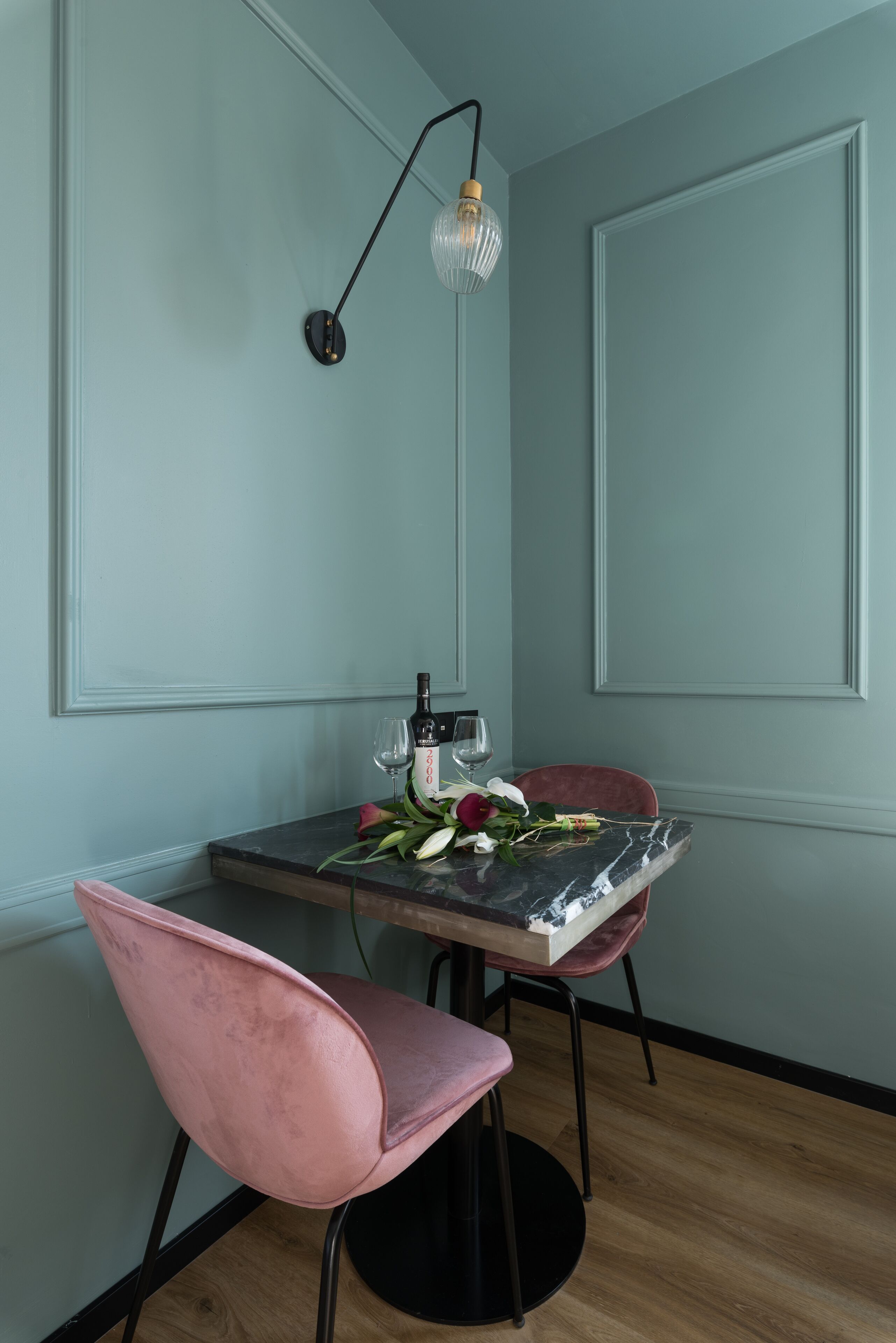 classic double or twin room | in-room dining