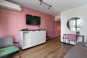 Penthouse | In-room safe, blackout drapes, iron/ironing board, free WiFi - Dizengoff Garden Hotel (Tel Aviv)