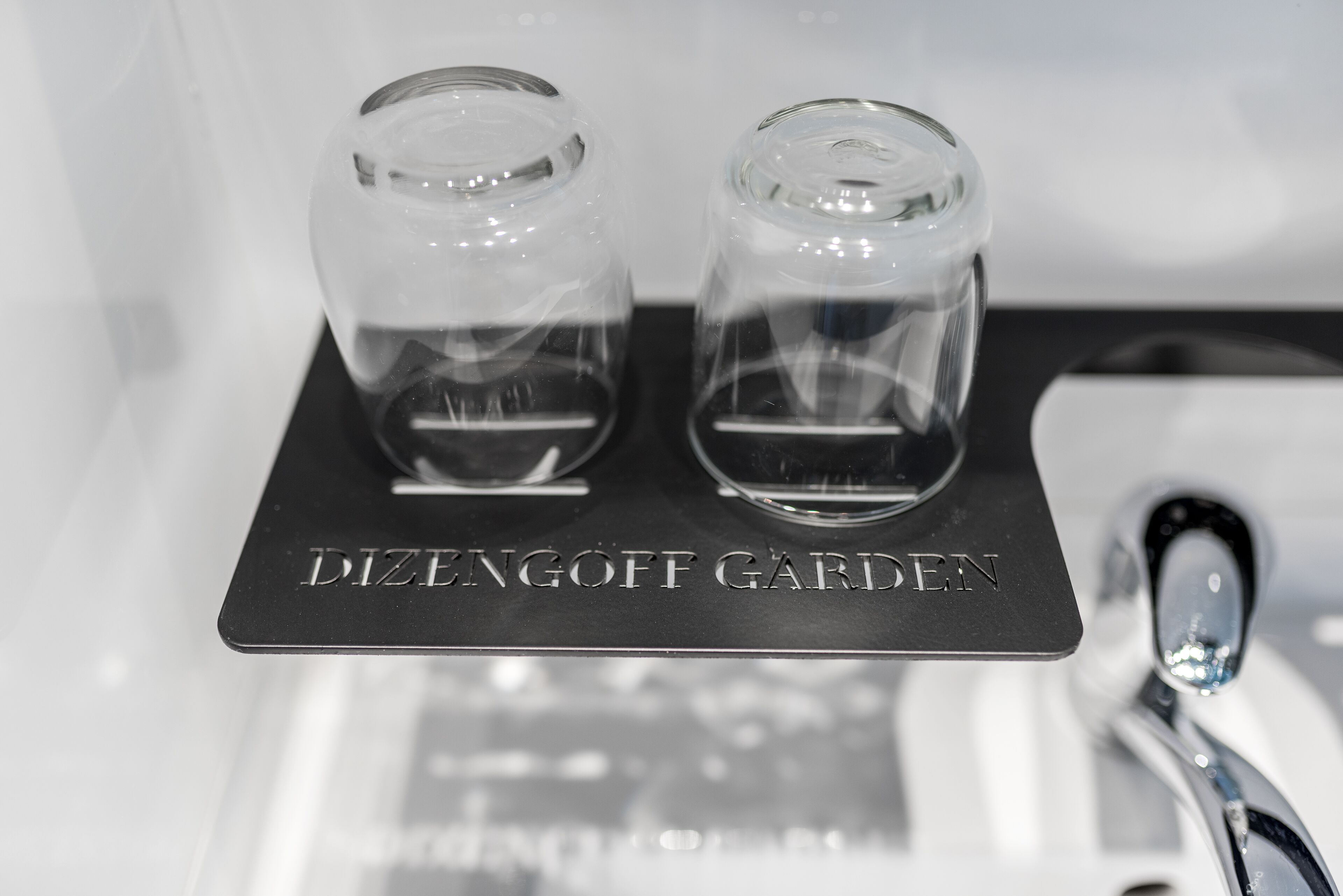 economy double room | bathroom amenities | shower, free toiletries, hair dryer, towels