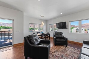 TV - 57 Robber`s Roost #3 - Portal (Moab)