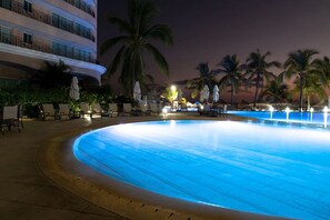 Indoor pool, outdoor pool - Departamento Boutique "El Pájaro Carpintero Ixtapa" (Ixtapa Zihuatanejo)