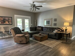 Smart TV, biblioteca musical y impresora 