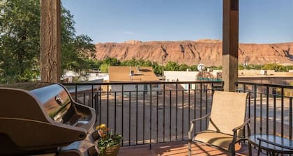 57 Robber`s Roost #4 - Lionsback I Downtown