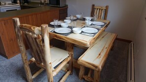 Dining - Frisco Condo-Walk to Main St. - Trail Heads-FREE bus to Copper/Breck on Main St. (Frisco)