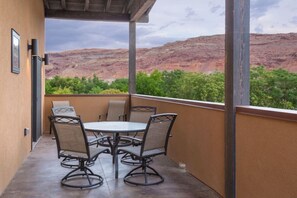 Outdoor dining - 57 Robber`s Roost #5 - The Lookout (Moab)