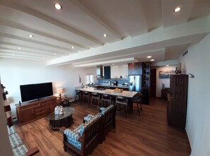 Interior - Beautiful House Vista Delfín Beach Front, with Pool (SAN CARLOS NUEVO GUAYMAS, SONORA)