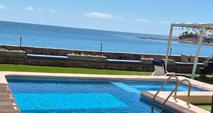 Beautiful House Vista Delfín Beach Front, with Pool