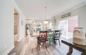Dining - Idlewood Cottage, 5BR Home Near Beaches, Year-Round Pool & Hot Tub (South Haven)