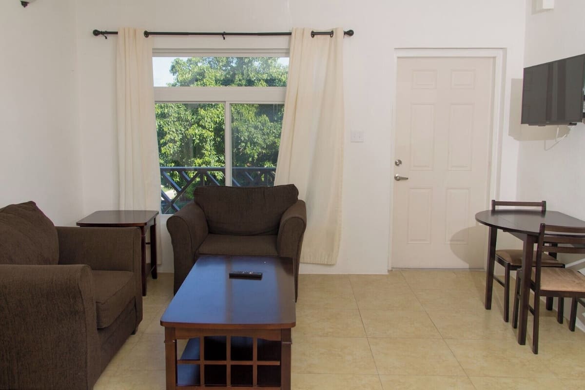1 habitación, tabla de planchar con plancha y wifi gratis