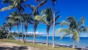 Na praia, areia branca 