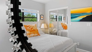 Unclassified image, 5 of 28, button - Midtown Cottage - Walk to it All! (Cocoa Beach)