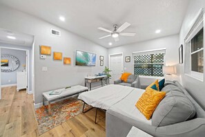 2 chambres, fer et planche à repasser, lit parapluie, Wi-Fi