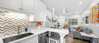 Midtown Cottage - Walk to it All!