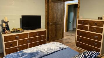 3 bedrooms, iron/ironing board, travel cot, free WiFi