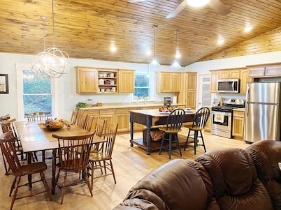 Family Home on Lake Sara