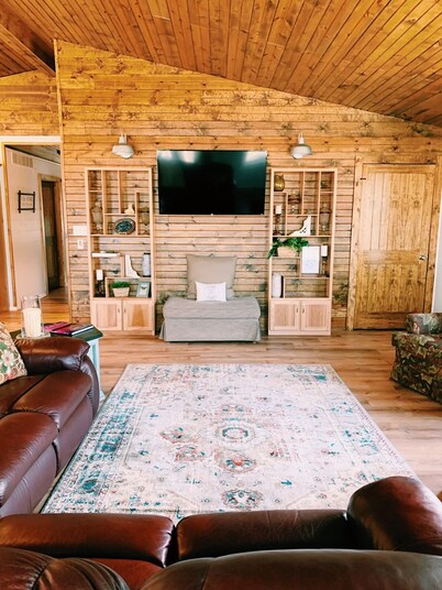 Family Home on Lake Sara