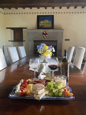 Dining - Sept 2025  special - 10% off!  360° views, pool, AC, pizza oven & bocce court (Casigliano, Acquasparta)