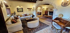 Smart TV, fireplace, table tennis, books