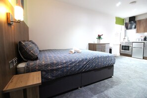 1 Schlafzimmer, Schreibtisch, Bügeleisen/Bügelbrett, kostenloses WLAN