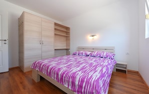 8 chambres, lit parapluie, Wi-Fi gratuit, draps fournis