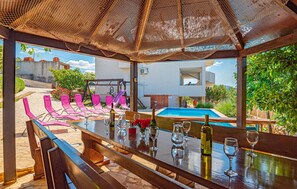 Outdoor dining - Nice home in Rogoznica (Rogoznica)