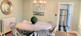 Classic Mystic Retreat Walking Distance to Downtown