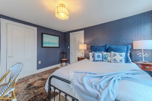 4 bedrooms, desk, iron/ironing board, travel cot