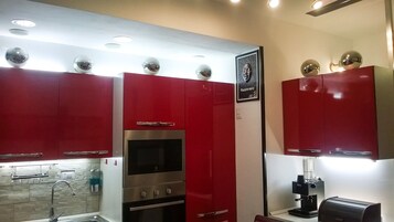 Apartment | Private kitchen | Fridge, microwave, oven, stovetop