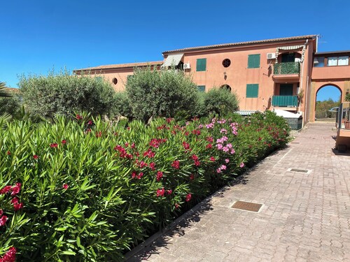 Apartment - Sleeps 3 & Swimming Pool