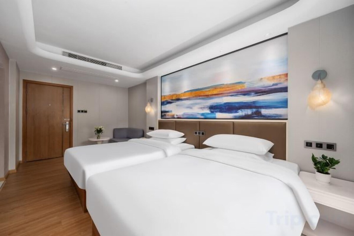 Superior Twin Room "Floor To Floor View + Konka TV + Wet And Dry Zone"
