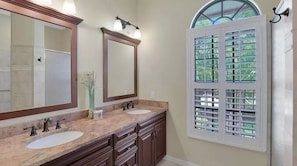 Combined shower/tub, hair dryer, towels, soap
