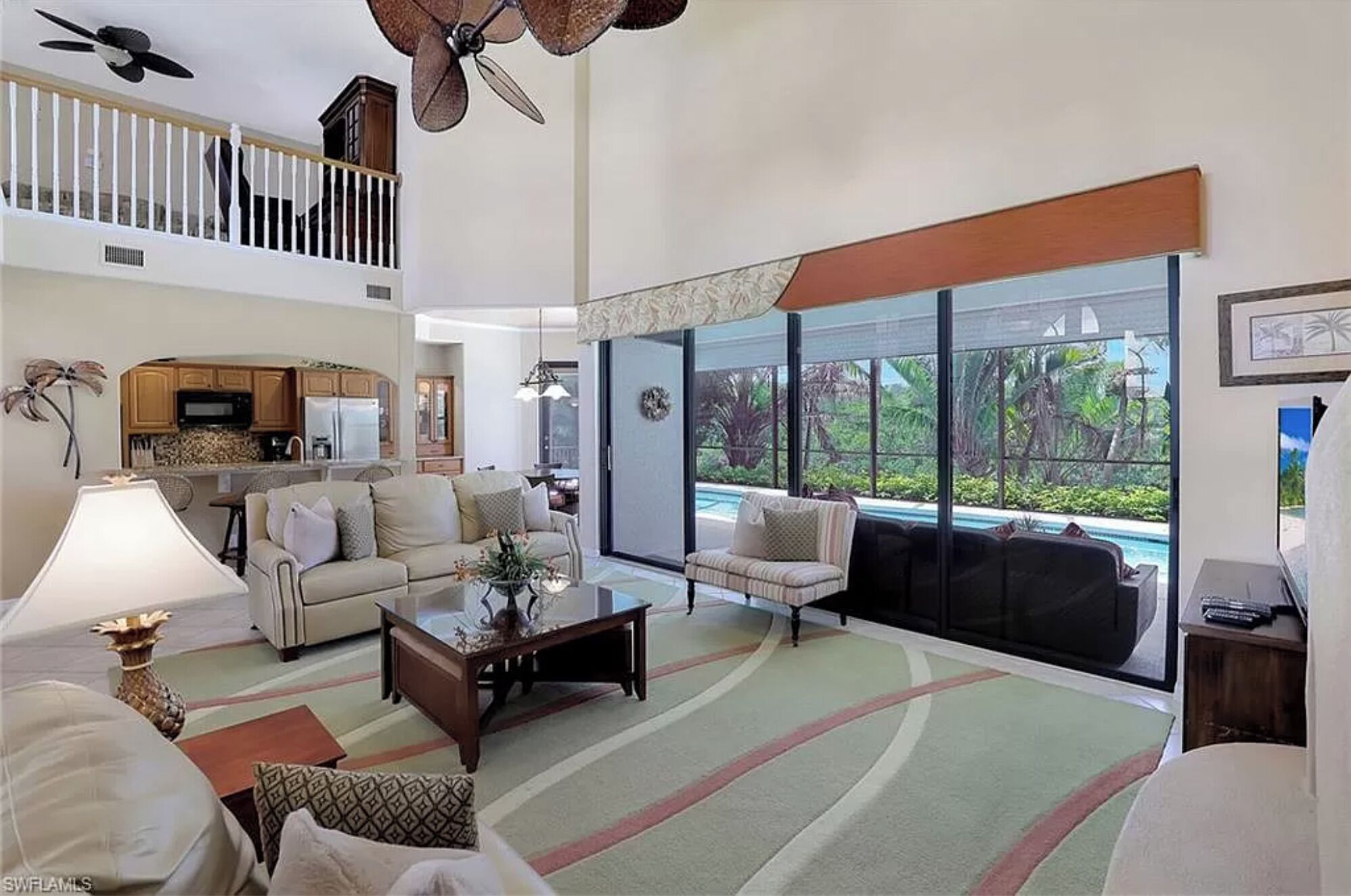 Smart-TV, Kamin, DVD-Player, Stereoanlage