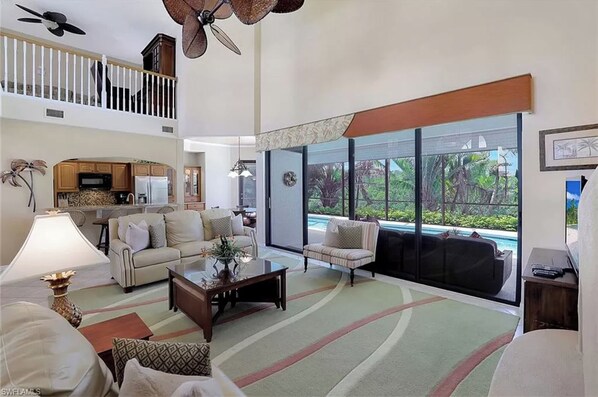 Smart TV, fireplace, DVD player, stereo