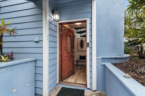 Exterior detail - New! Refreshing Beach Getaway- Heart of San Diego! (San Diego)