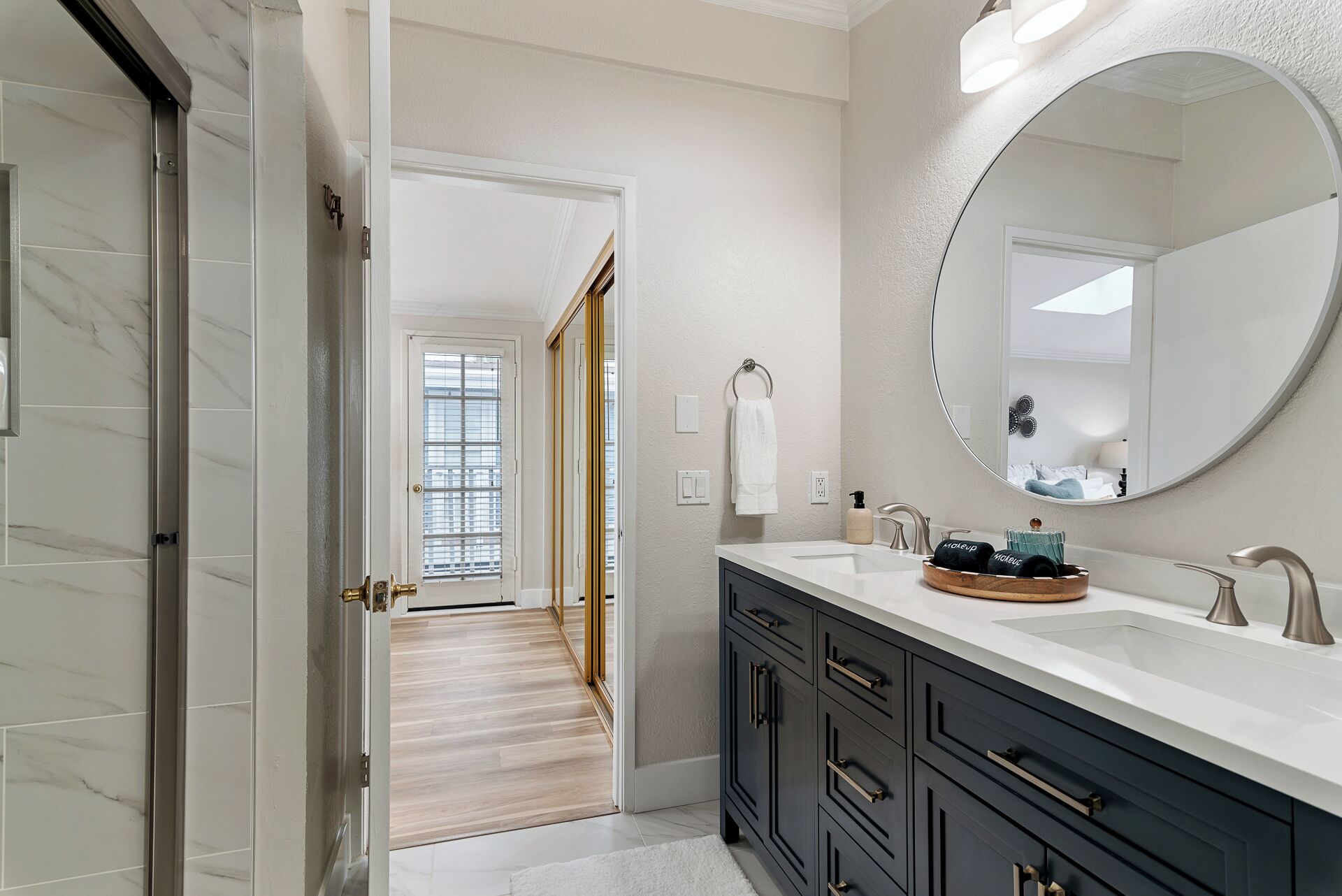 Bathtub, hair dryer, towels