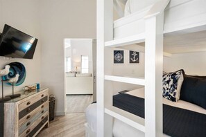 3 makuuhuonetta, silitysrauta/-lauta, vauvan matkasänky, ilmainen Wi-Fi