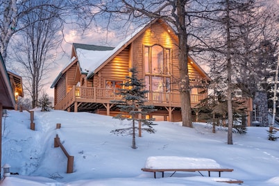 Stunning log home on Pike Lake with many amenities. Perfect for larger groups