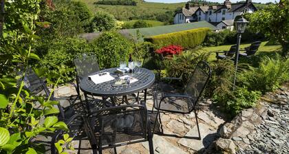 Stamp Howe - 4-bedroom property overlooking Troutbeck Valley.