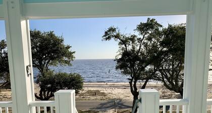 Ocean Springs Beach Vacation Getaway! Private beach with breathtaking sunsets!